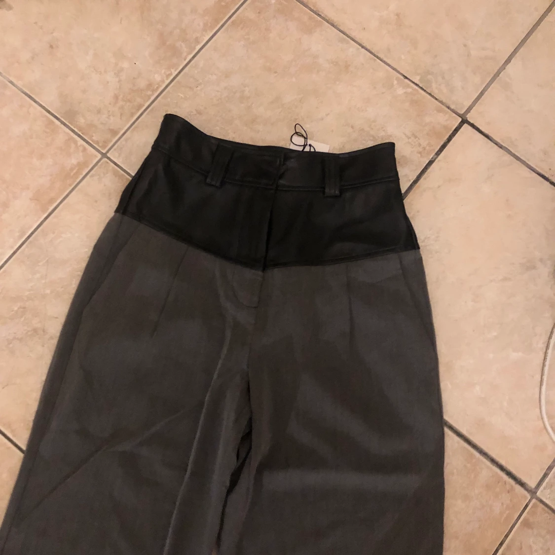 Kostymbyxor grå - 90