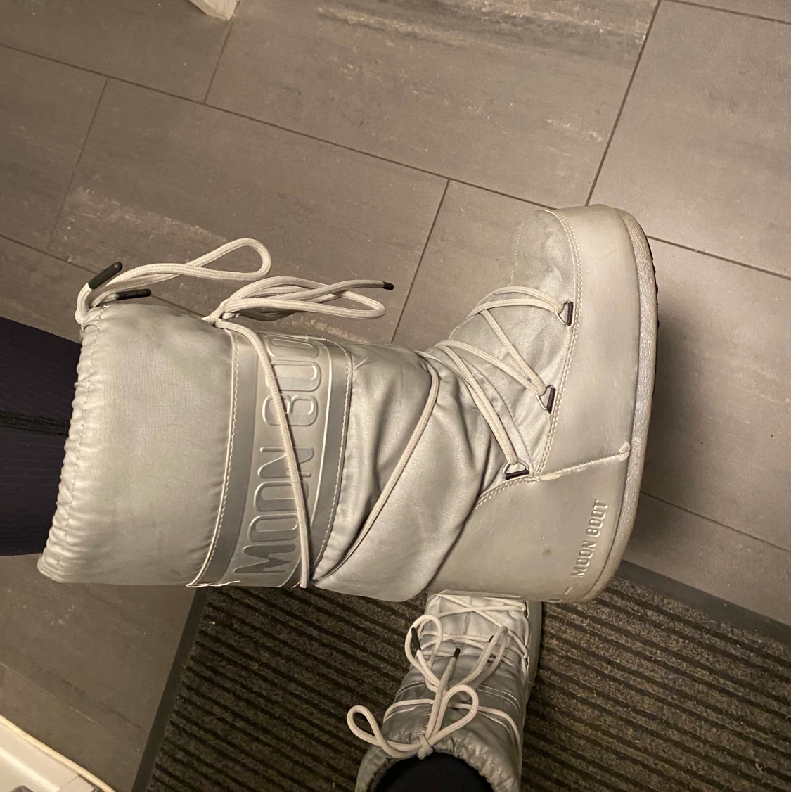 Moon boot