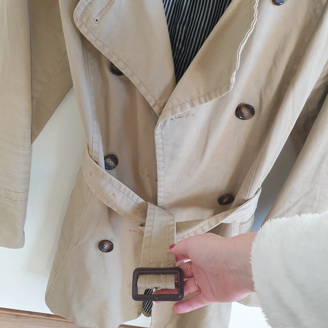 Beige trenchcoat 36/38 - 90