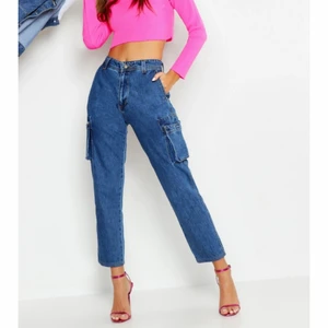 Jeans - Jeans från Boohoo i storlek 44. Tyvärr har de inte kommit till användning 💙✨ Frakt tillkommer 💕