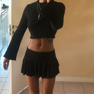 Shein Långärmad Topp - M - Superfin ribbad topp med utsvängda armar, oanvänd!