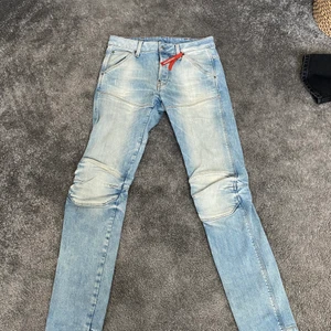 G star jeans  - Ritkigt feta g star jeans i storlek W 29 L 34. Köpt för 1200kr på zalando 