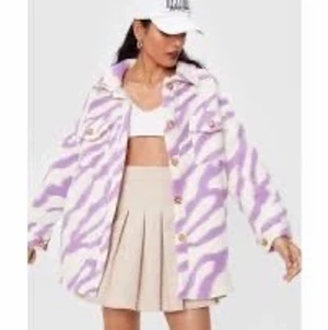 NastyGal Shacket  - Unfortunately doesn’t fit me, so selling on. Size L , wool Shacket. 600kr new, selling for 250kr