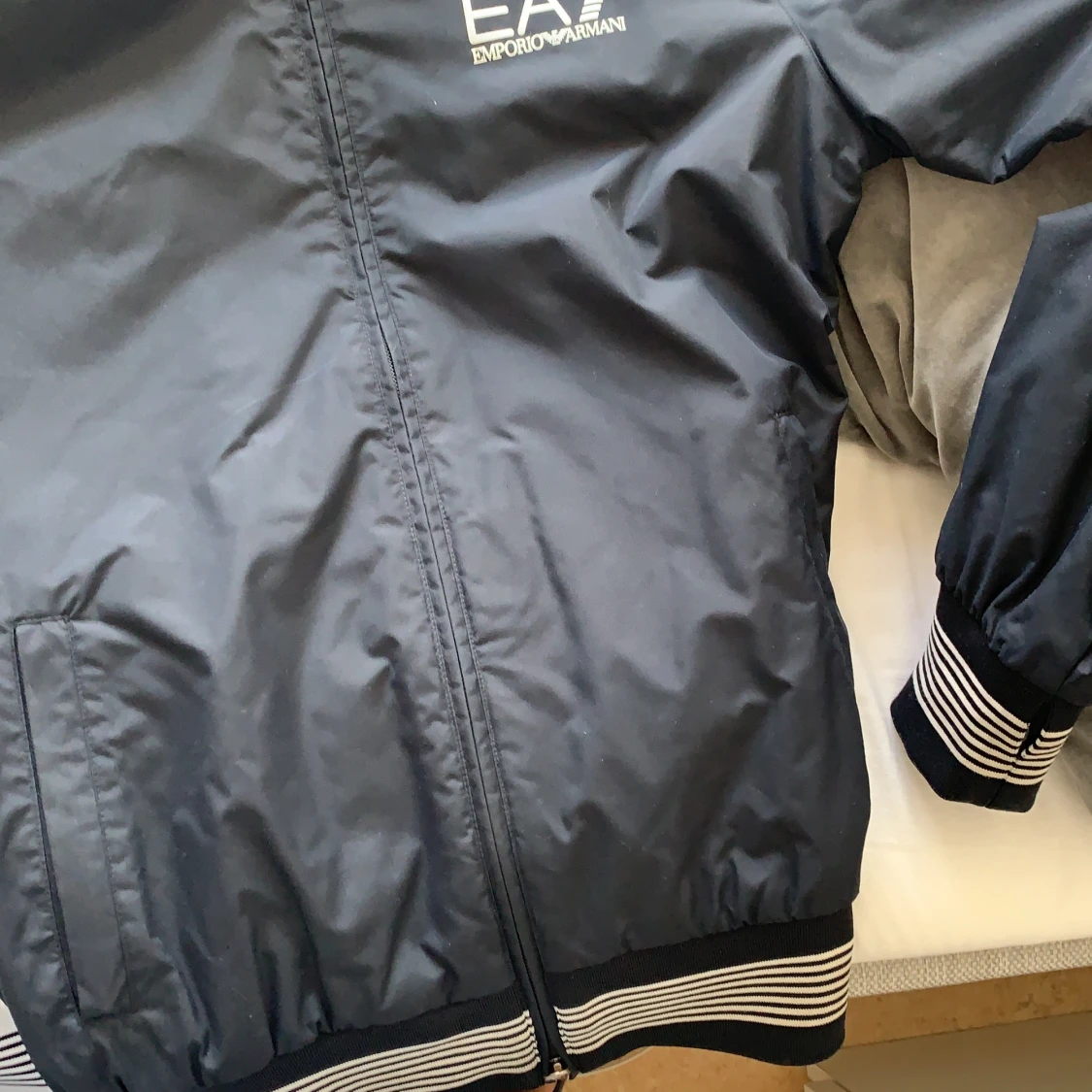 EA7 Vindjacka svart - 90