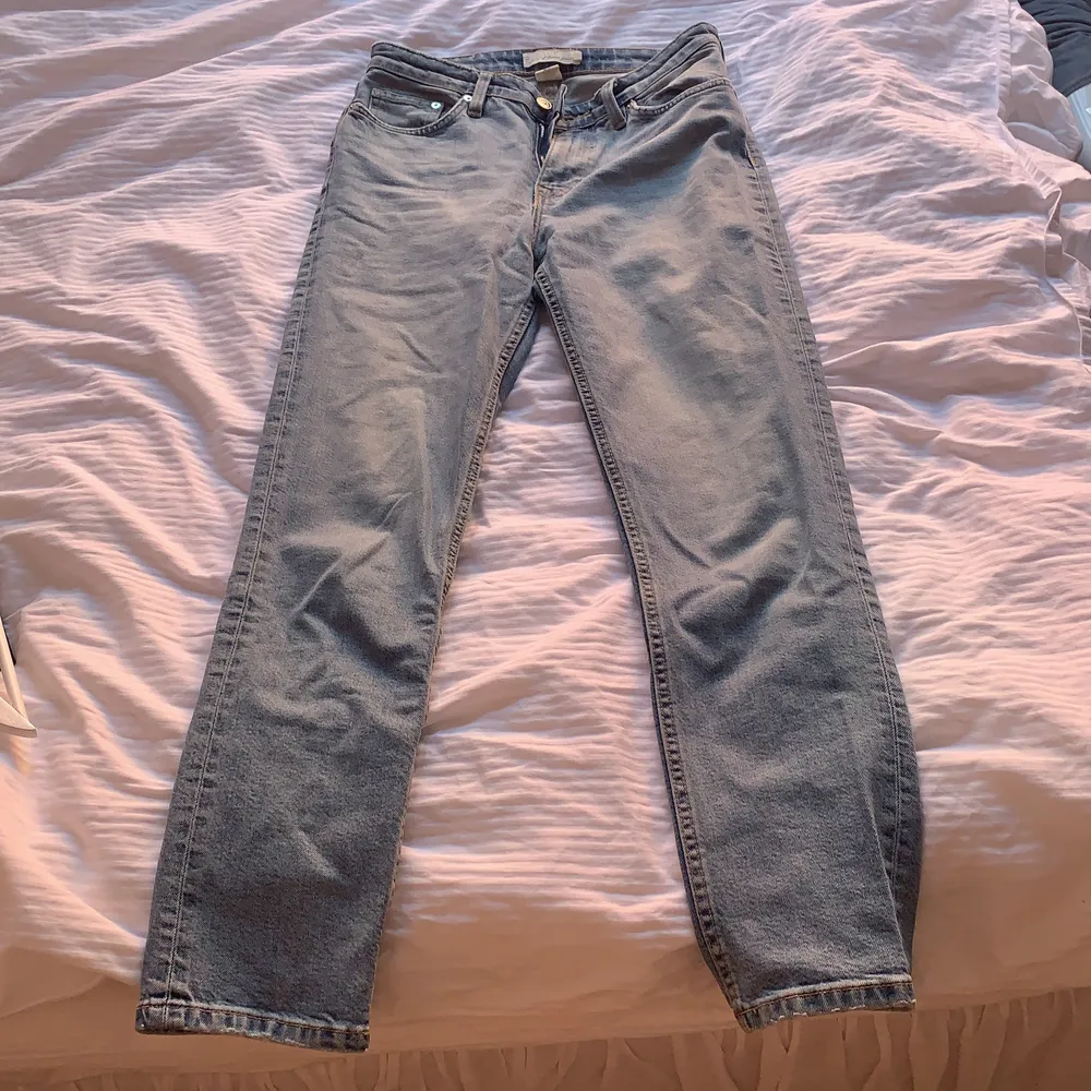Jätte fina jeans jag fått så många komplimanger för. Storlek 27. Rak passform. Ej stretch. . Jeans & Byxor.