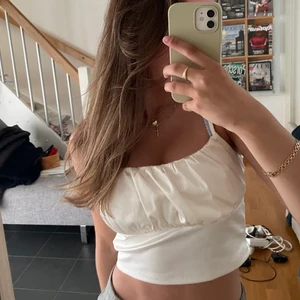 Topp - Vit topp i satin💕