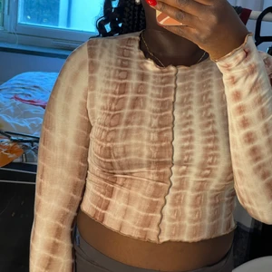 Tröja  - Säljer denna tröja från SHEIN 💕💕