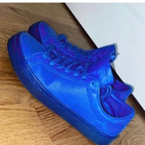 Blåa stan smith - Blå stan smith adidas, storlek 38. Använda fåtal gånger
