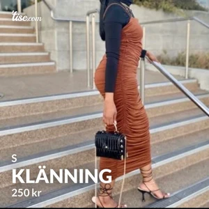 Klänning  - Helt ny 