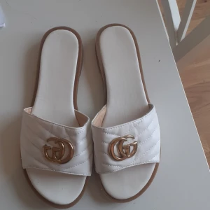 Sandaler  - Supersköna, äkta läder. Storlek 38