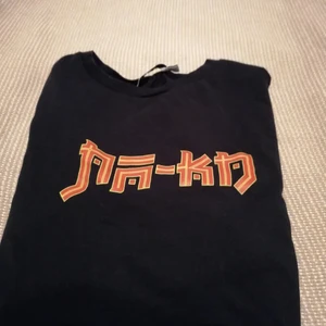 NA-KD - En svart t-shirt från NA-KD<3 