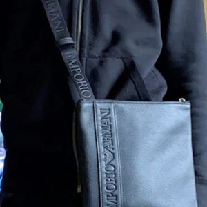 Armani väska  - Äkta Armani väska 