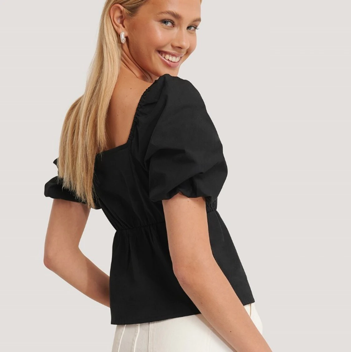 Svart topp från AFJ x NA-KD - 90