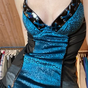 Korsett topp - Korsett topp ish! Skit snygg! Står strlk L/XL, skulle säga kanske B-kupa?