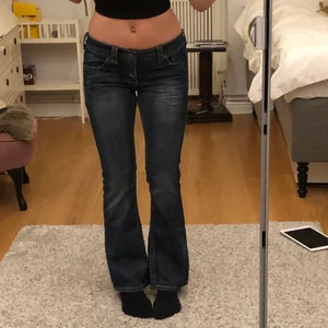 Bootcutjeans - Säljer mina fina bootcut jeans🤍