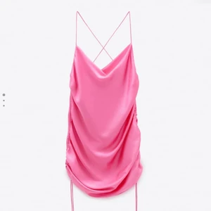 Klänning💞 - Säljer denna superfina klänningen ifrån zara!! Köparen står för frakt💞💞