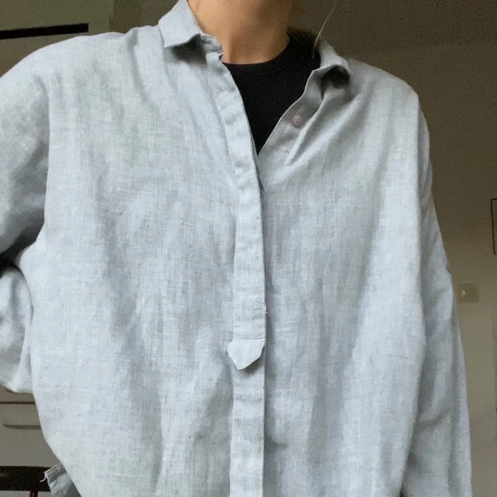 Sååå skön och mysig. Verkligen den PERFEKTA oversized-skjortan! 💕 Kan mötas upp i Göteborg eller posta! 💕Betalning via swish och köparen står för frakten📦. Skjortor.