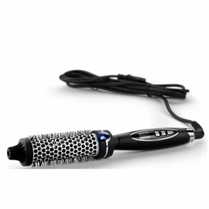 Värmeborste  - Säljer denna värmeborsten från märket Cera. Fullt fungerande skick och endast använd 3-4 gånger, säljs pga att jag köpte en annan modell. Har stolek 45 MM. Fungerar jättebra och ger snyggt resultat! Köpt för 499kr på lyko.