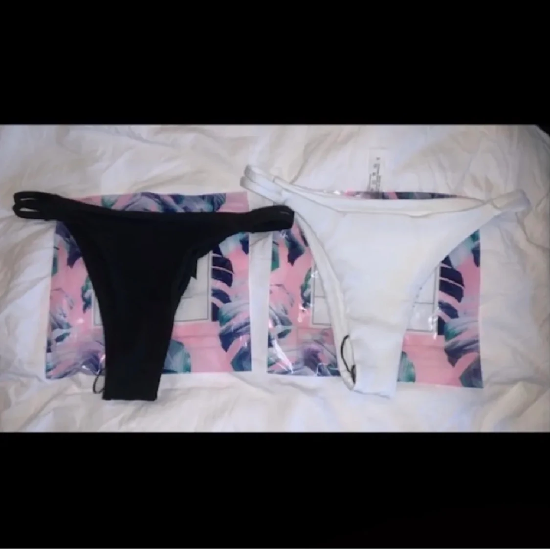 Vita bikinitrosor - 90