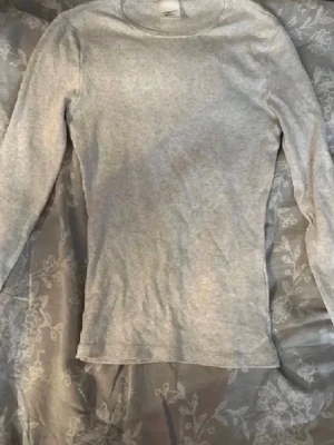 Gina tricot tröja  - Snygg o basic