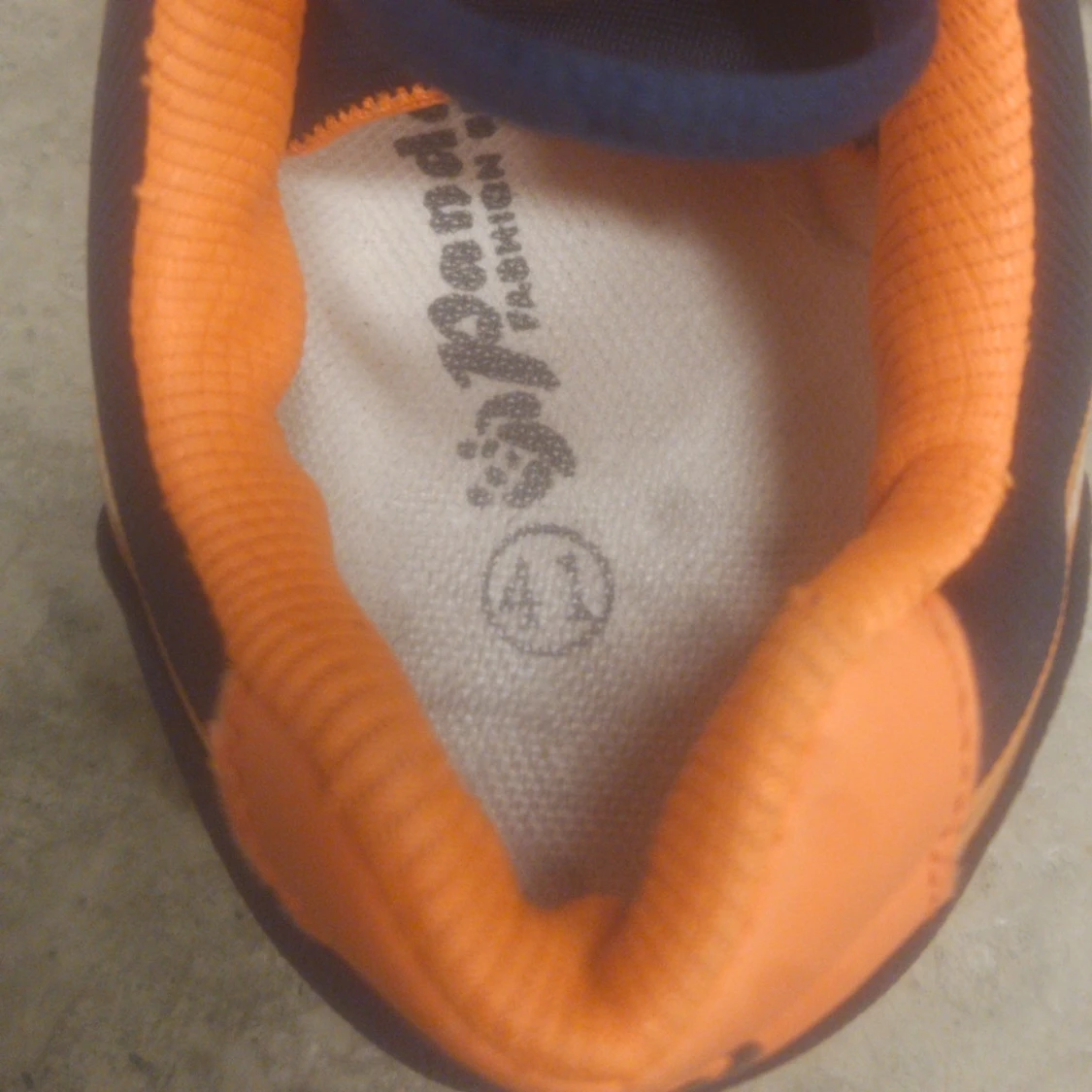 Marinblå och orange sneakers Panda - 1