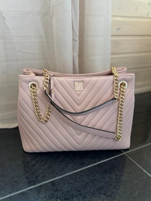 Victorias secret  - Victorias secret handväska, helt ny och oanvänd 