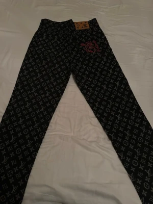  jeans - Snygga gråa/svarta jeans