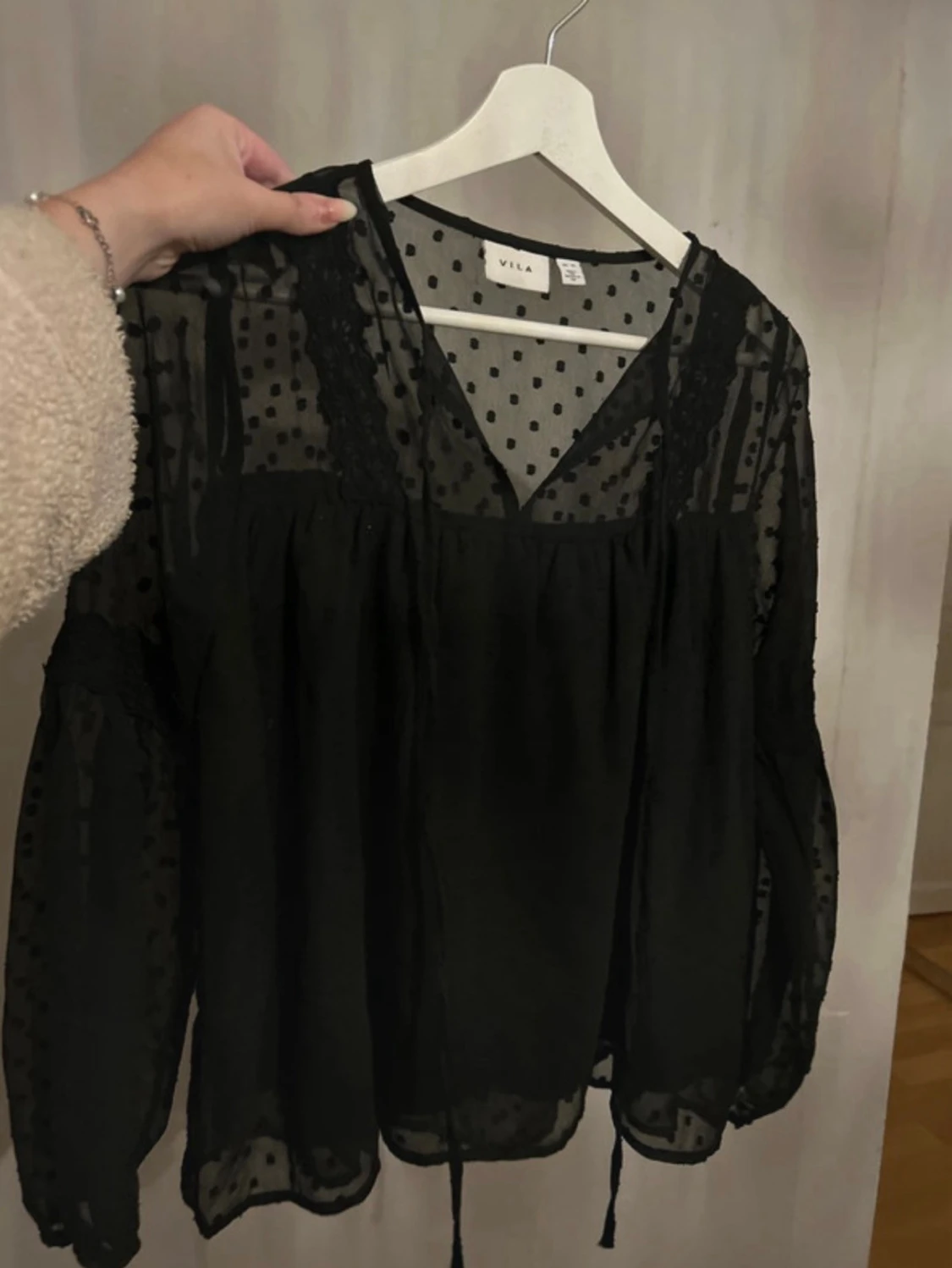 Svart transparent blus från Vila