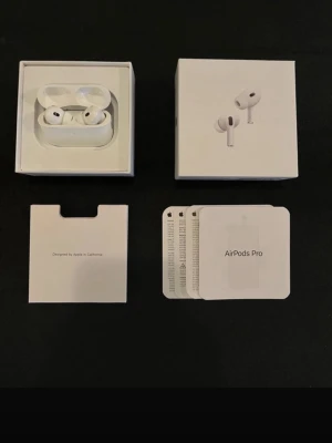 Apple AirPods Pro 2 - Helt nya skriv för frågor fungerar super bra