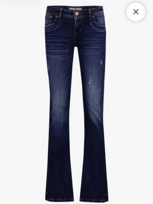 LTB valerie flare jeans! - Superfina jeans från LTB skitcoola strl 27/32🩵🩵