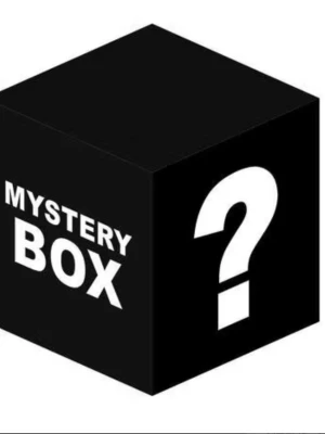 Assessor mystery box  - En mysterybox med olika assessoarer så som bälte, solglasögon och armband. 