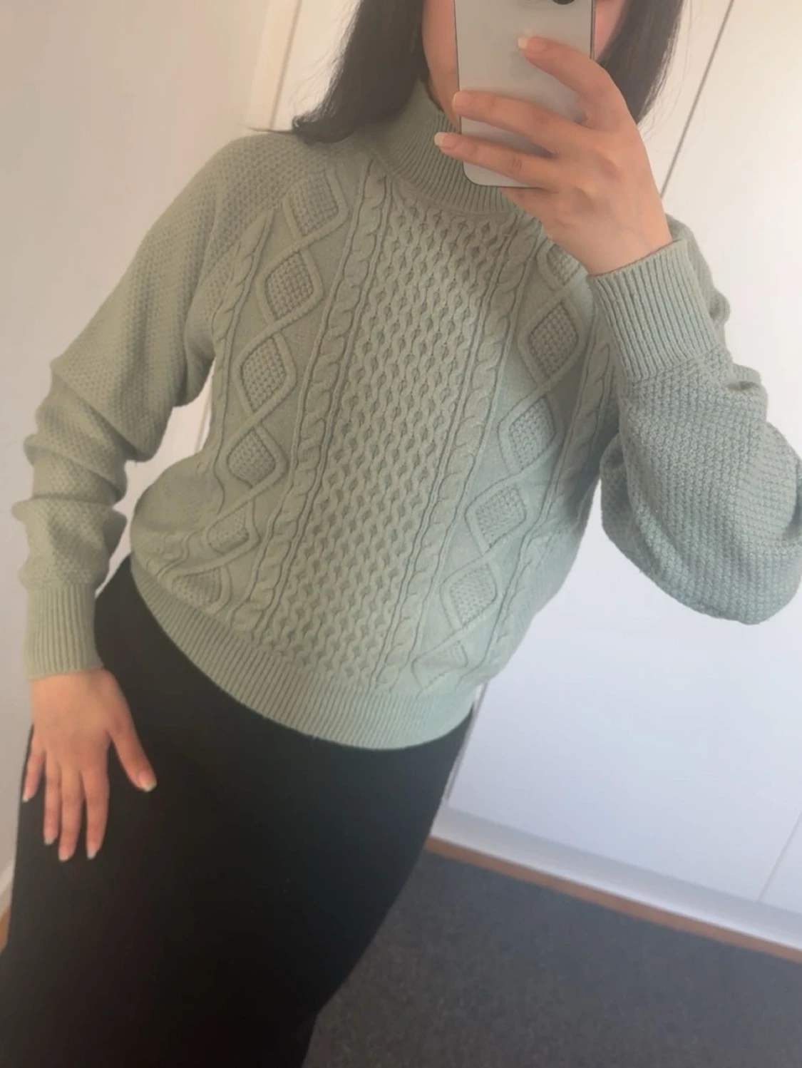 Stickad tröja storlek S  - 1