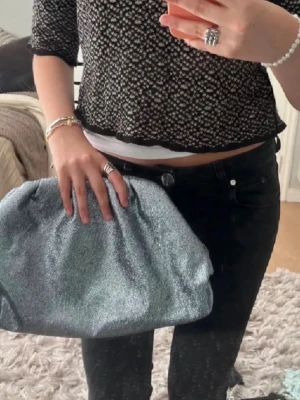 clutch  - Snygg glittrig silver clutch.🩷
