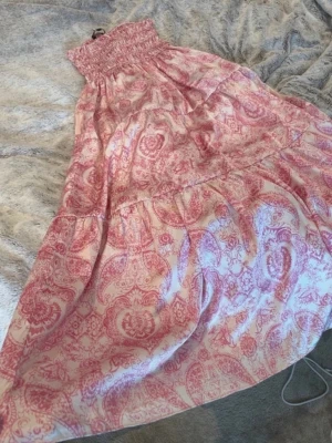 Maje maxi rosa kjol - Jätte gullig kjol från maje den är i mycket fint skick och är aldrig använd🩷