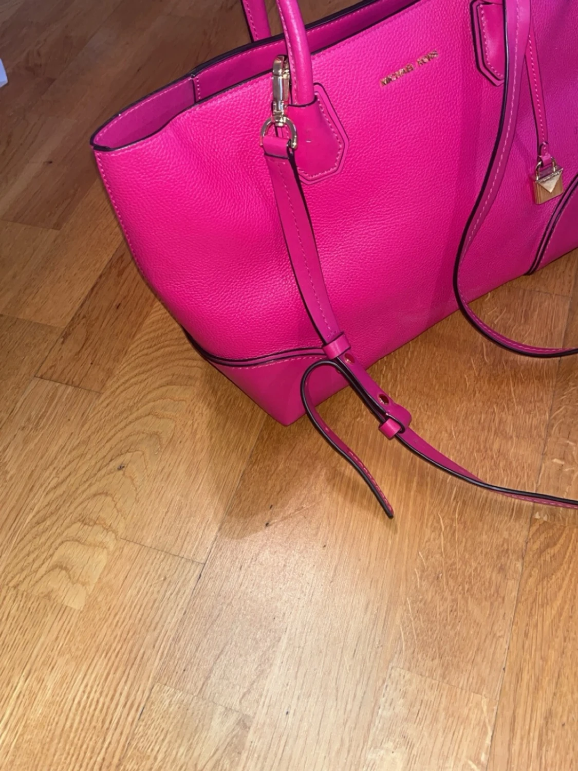 Rosa handväska från Michael Kors (ny skick) - 2