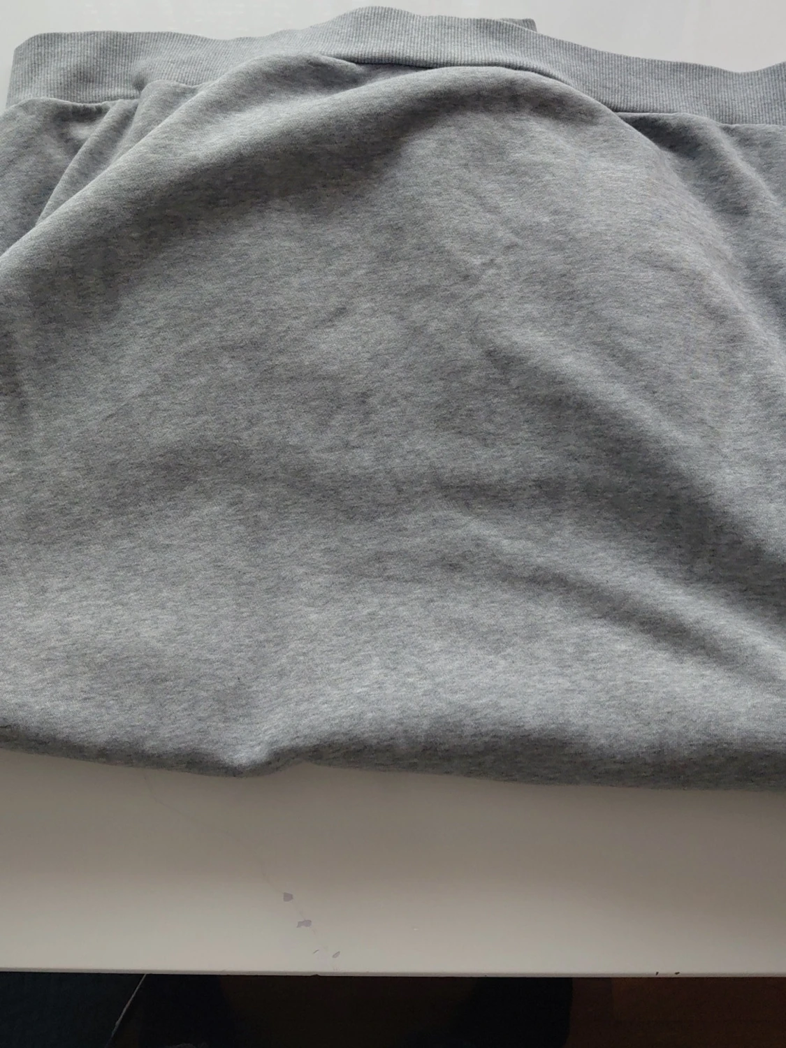 Grå hoodie från Under Armour - 2