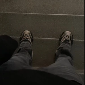 Flared jeans  - Säljer nu dessa jeans som går och skustera hur mycket Flare det ska vara. Riktigt skönt lite stretchigt material. Det är storlek L. Skriv privat för mått eller vid fler frågor.