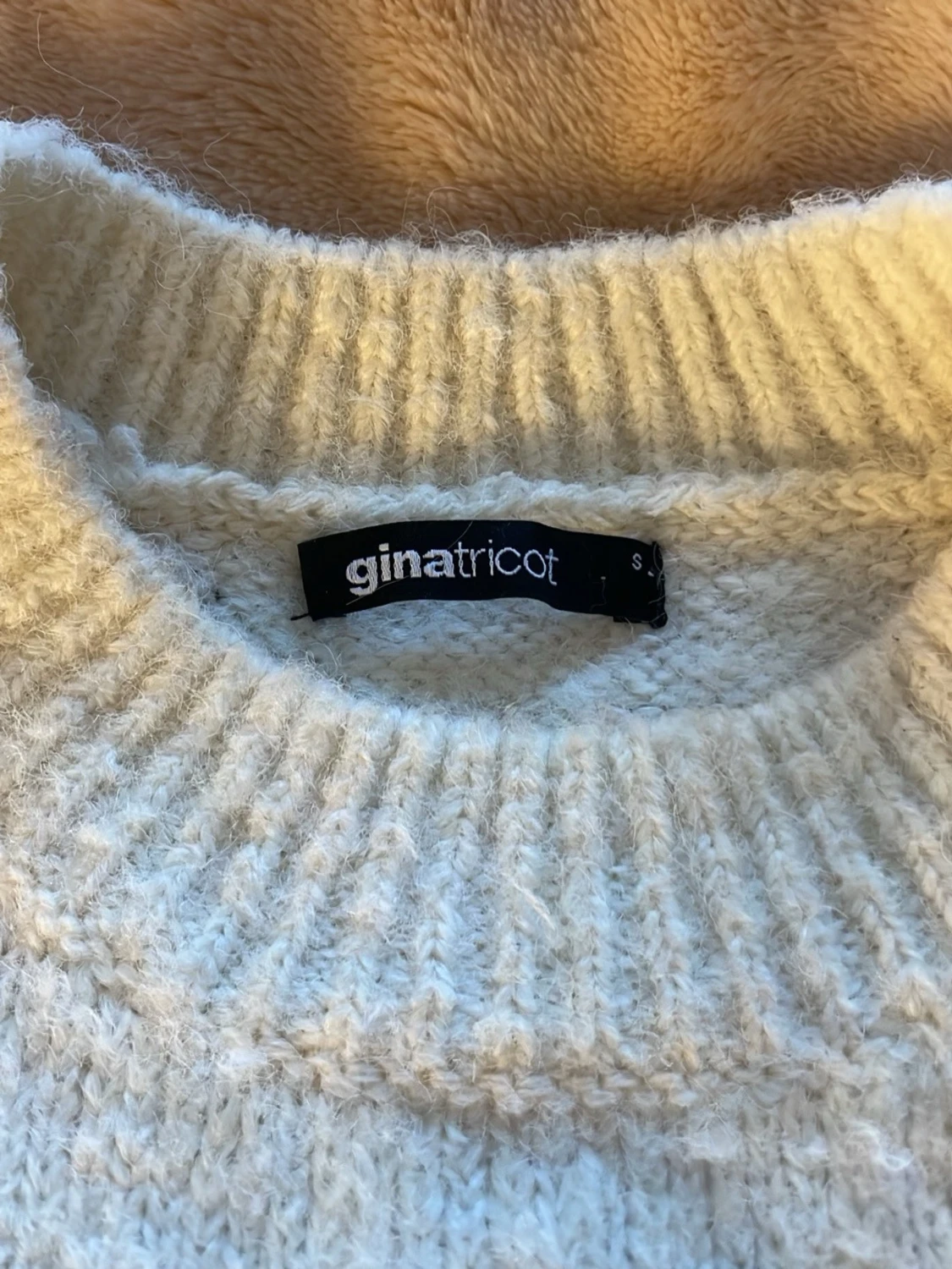 Stickad tröja  - 1