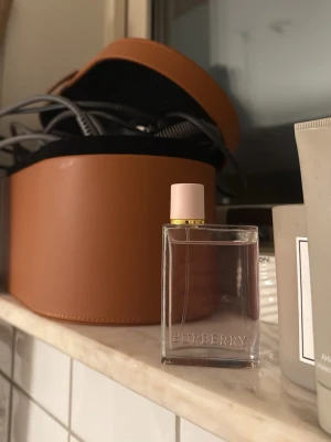 Burberry parfym her - Burberry parfym her.