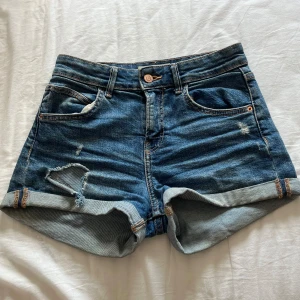 Shorts - Perfekta shorts från bershka! För små för mig💕 skriv om ni har frågor
