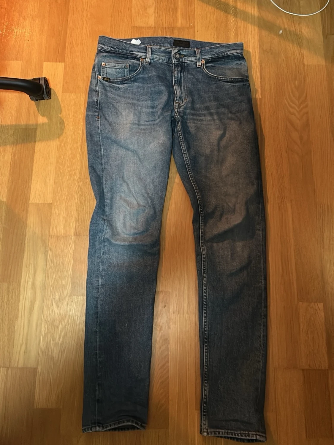 Blå raka jeans från Tiger of Sweden
