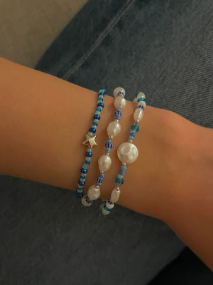Pearl bracelets - ✨ 3 Handmade beaded bracelets ✨ Each bracelet is carefully handmade, making every piece unique. They are stretchy comfortable, and durable, designed to fit all wrist sizes perfectly. 💚  I offer bundle discounts if you buy multiple items. Check out my profile for more bracelet kits and designs available!  Perfect as a gift or to treat yourself 💫