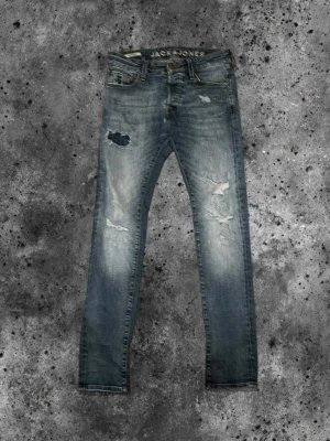 Jack&jones jeans - Jeans från jack and jones, storleken är W27 L30. Jeansen är i mycket bra skick. Hör gärna av dig vid minsta fundering!