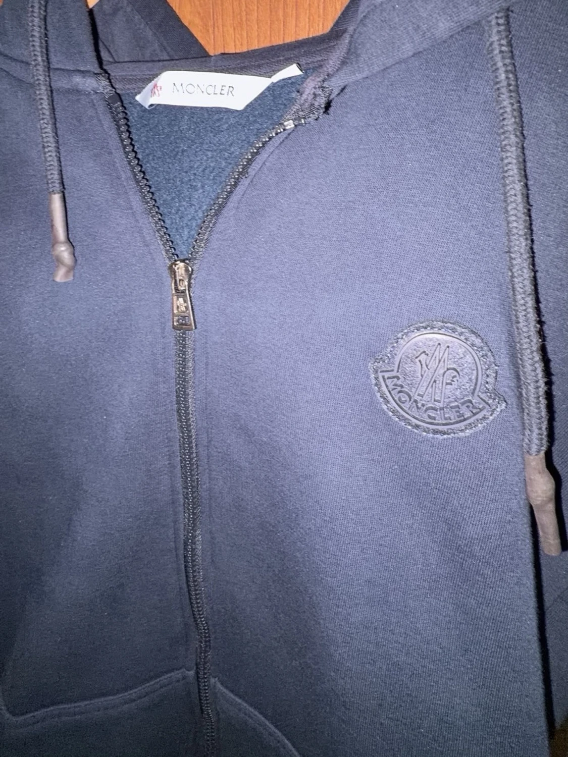 Mörkblå hoodie från Moncler - 1