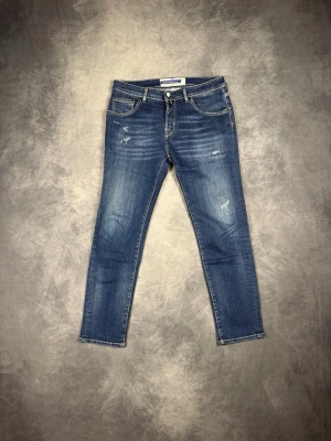 Jacob Cohen Scott Jeans - Skick: 9/10. | Ingår: Bara jeansen. | Nypris: +- 5500 SEK. 