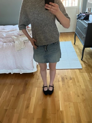 Jeanskjol ifrån Hollister 🩵 - Superfin! Storlek: 1, w25🩵🩵