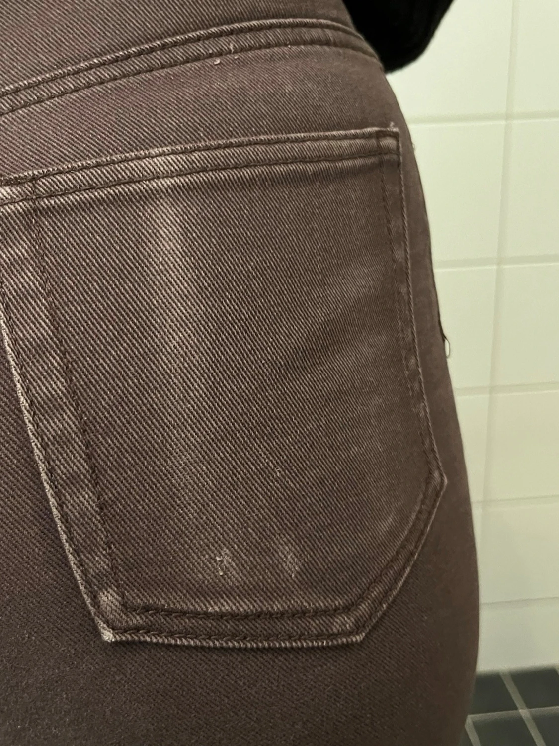 Bruna utsvängda jeans - 2