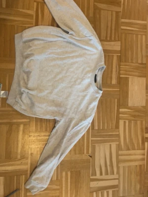 Tjock Tröja -  Aldrig använts. Priset kan diskuteras 