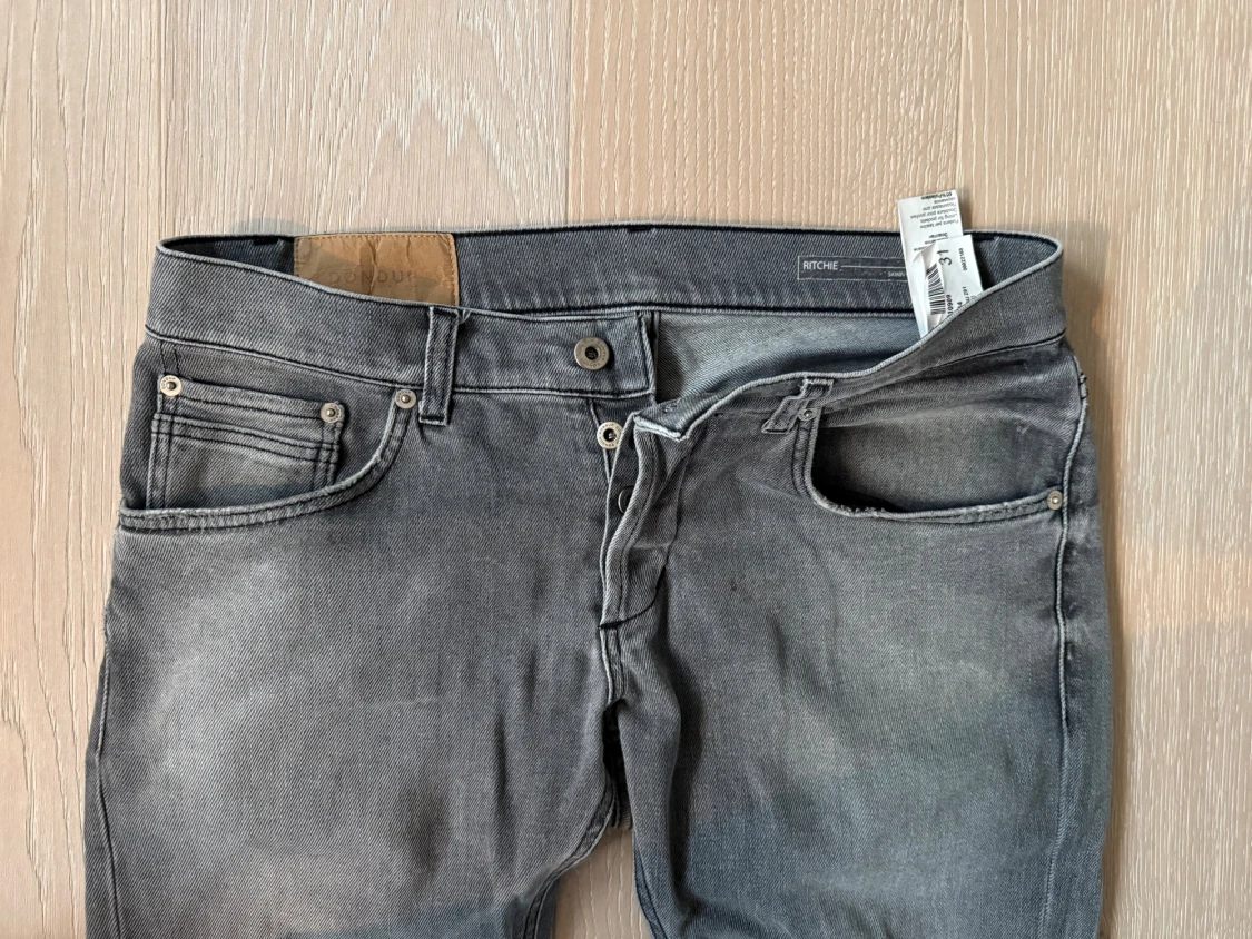Grå skinny jeans från Dondup , stl 31 - 2