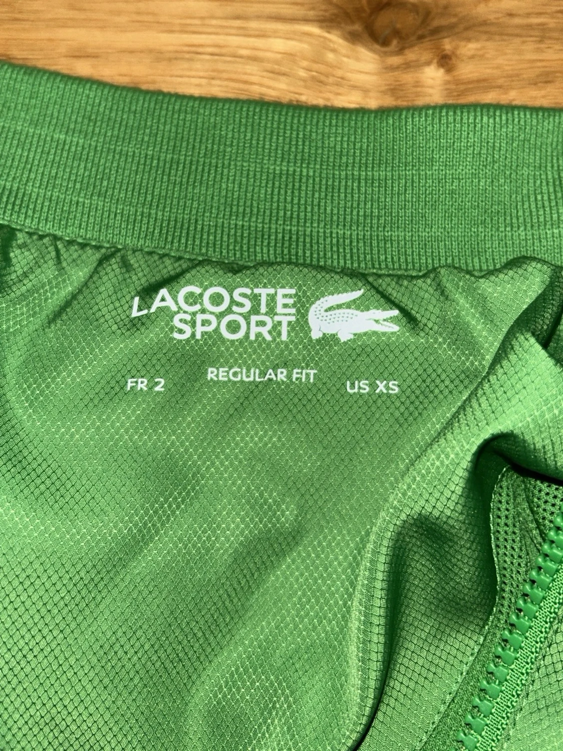 Grön och marinblå vindjacka Lacoste. Köpte för 650kr, oanvänd. - 3